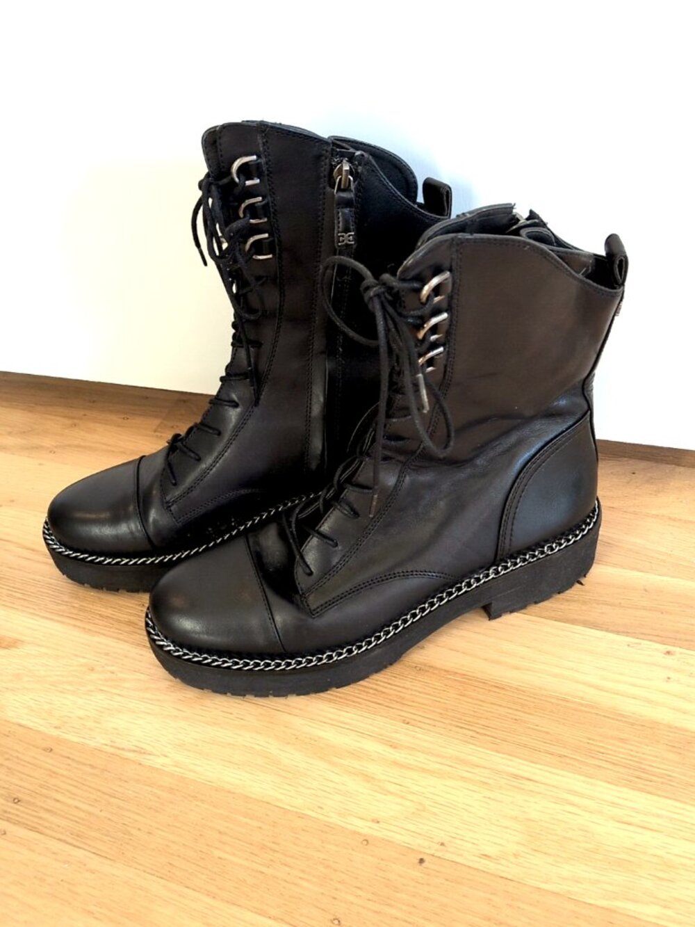 Sam Edelman Lenley black leather lace-up combat boots 9.5 chain detail